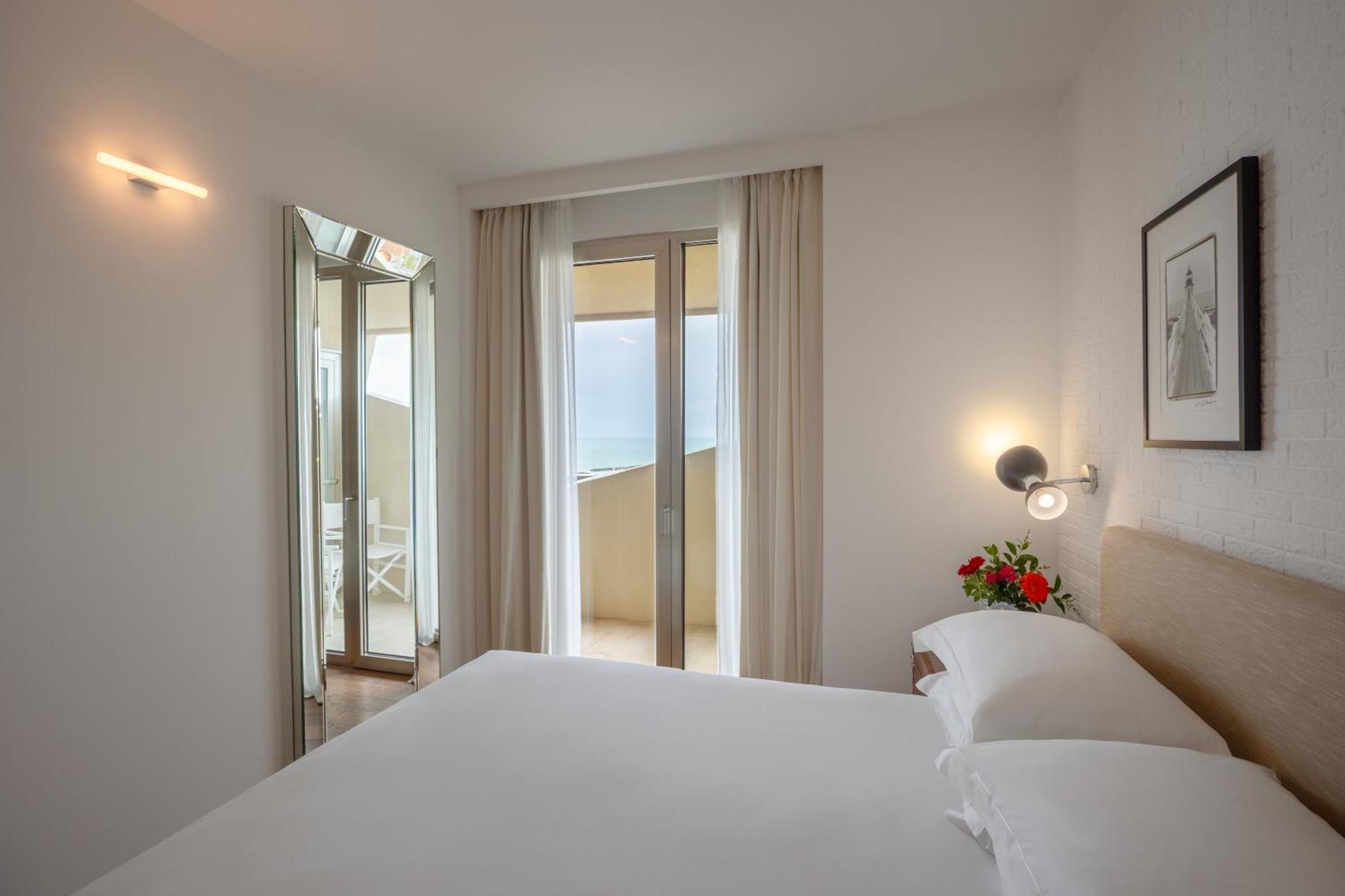 Excelsior Hotel, & Lido - Preferred & Hotel